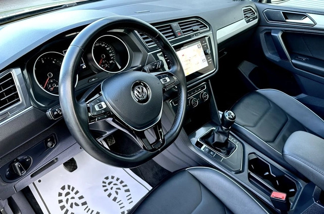 Volkswagen Tiguan cena 92999 przebieg: 159965, rok produkcji 2018 z Lędziny małe 781